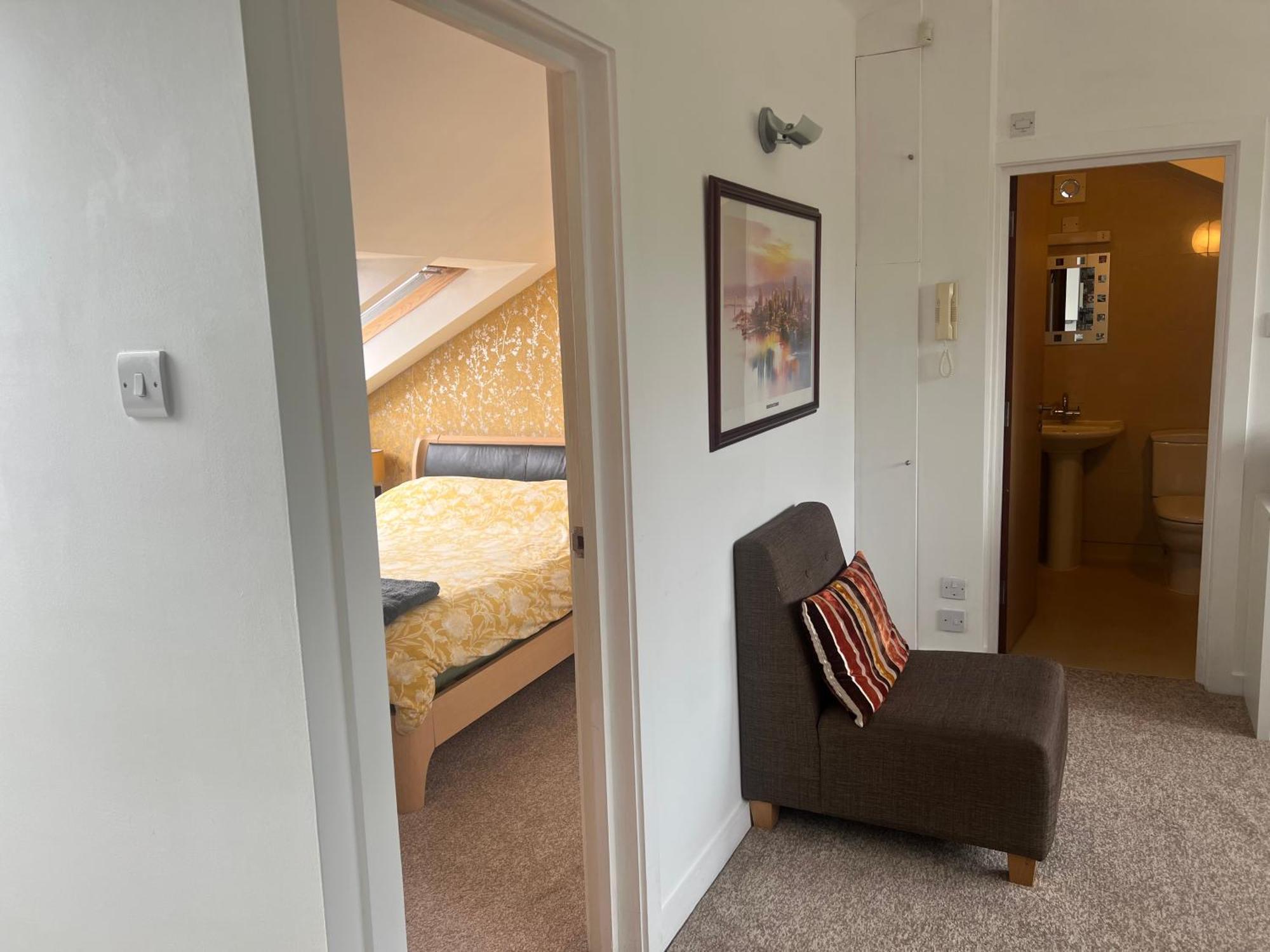 Apartamento Modern & Cosy 1 Bed Flat In The Heart Of Wimbledon With Parking Londres